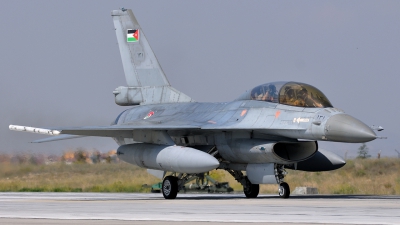 Photo ID 142237 by Peter Terlouw. Jordan Air Force General Dynamics F 16BM Fighting Falcon, 131