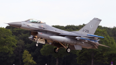 Photo ID 142344 by Carl Brent. Netherlands Air Force General Dynamics F 16AM Fighting Falcon, J 201