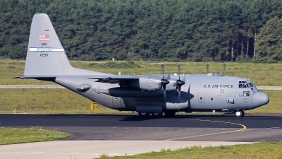 Photo ID 147694 by Mark Broekhans. USA Air Force Lockheed C 130H Hercules L 382, 91 1236