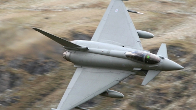 Photo ID 18698 by Paul Cameron. UK Air Force Eurofighter Typhoon F2, ZJ700