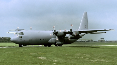 Photo ID 148428 by Joop de Groot. UK Air Force Lockheed Hercules C3A C 130K 30 L 382, XV304