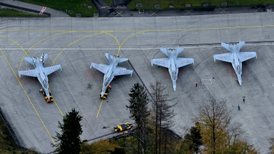 Photo ID 150294 by Martin Thoeni - Powerplanes. Switzerland Air Force McDonnell Douglas F A 18C Hornet, J 5015