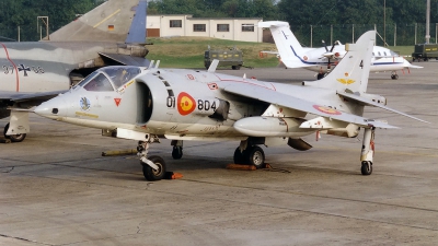 Photo ID 18945 by John Higgins. Spain Navy Hawker Siddeley AV 8S Harrier, VA 1 03