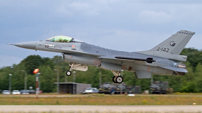 Photo ID 153510 by Niels Roman / VORTEX-images. Netherlands Air Force General Dynamics F 16AM Fighting Falcon, J 142