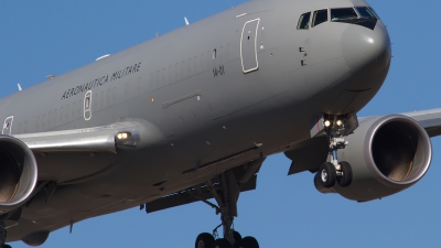 Photo ID 154537 by Fabrizio Berni. Italy Air Force Boeing KC 767A 767 2EY ER, MM62226