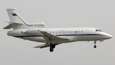 Photo ID 19338 by Fabrizio Berni. Italy Air Force Dassault Falcon 900EXE, MM62244