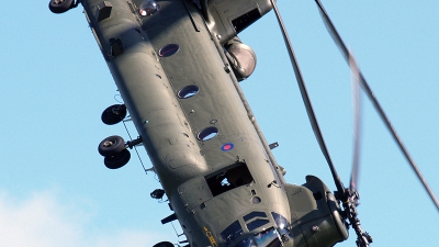 Photo ID 19346 by Stuart Thurtle. UK Air Force Boeing Vertol Chinook HC2 CH 47D, ZA714
