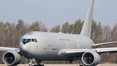 Photo ID 157062 by Thom Zalm. Italy Air Force Boeing KC 767A 767 2EY ER, MM62226