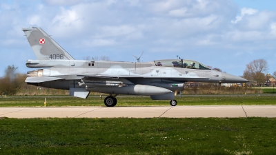 Photo ID 157533 by Alfred Koning. Poland Air Force General Dynamics F 16D Fighting Falcon, 4086