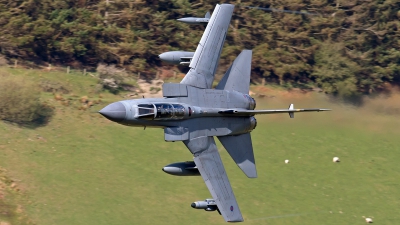 Photo ID 158692 by Niels Roman / VORTEX-images. UK Air Force Panavia Tornado GR4 T, ZD842