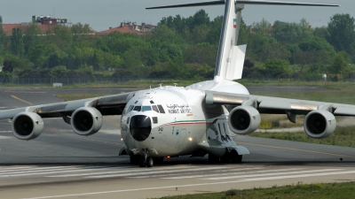 Photo ID 159041 by Mike Hopwood. Kuwait Air Force Boeing C 17A Globemaster III, KAF342