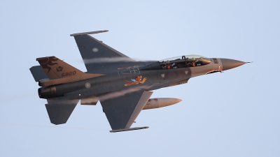 Photo ID 159551 by Diamond MD Dai. Taiwan Air Force General Dynamics F 16B Fighting Falcon, 6820