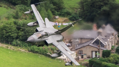 Photo ID 160940 by Tom Dean. UK Air Force Panavia Tornado GR4, ZA607