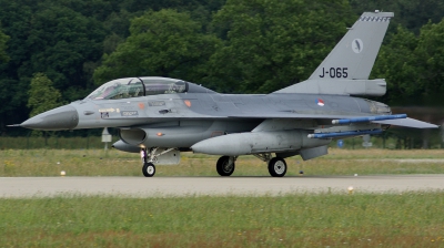 Photo ID 163163 by Arie van Groen. Netherlands Air Force General Dynamics F 16BM Fighting Falcon, J 065