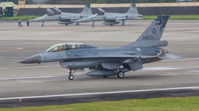 Photo ID 162999 by Lars Kitschke. Taiwan Air Force General Dynamics F 16B Fighting Falcon, 6823