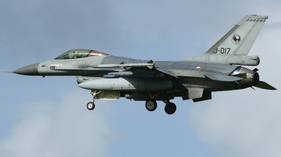 Photo ID 163624 by Arie van Groen. Netherlands Air Force General Dynamics F 16AM Fighting Falcon, J 017
