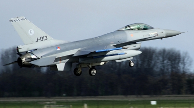 Photo ID 163674 by Arie van Groen. Netherlands Air Force General Dynamics F 16AM Fighting Falcon, J 013