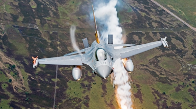 Photo ID 165172 by Robert Arts. Belgium Air Force General Dynamics F 16AM Fighting Falcon, FA 106