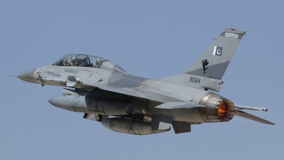 Photo ID 165235 by Paul Newbold. Pakistan Air Force General Dynamics F 16B Fighting Falcon, 90614