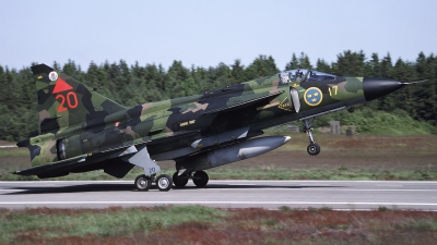 Photo ID 165580 by Chris Lofting. Sweden Air Force Saab JA37 Viggen, 37320