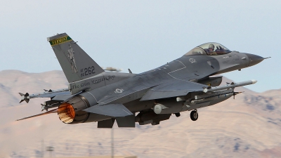 Photo ID 166413 by Paul Newbold. USA Air Force General Dynamics F 16C Fighting Falcon, 86 0262