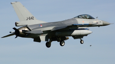 Photo ID 166437 by Arie van Groen. Netherlands Air Force General Dynamics F 16AM Fighting Falcon, J 642