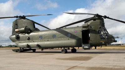 Photo ID 20555 by Andy Walker. UK Air Force Boeing Vertol Chinook HC2 CH 47D, ZD574