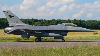 Photo ID 20665 by Markus Schrader. Italy Air Force General Dynamics F 16A ADF Fighting Falcon, MM7243