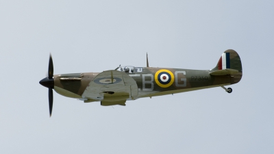 Photo ID 168698 by Joop de Groot. UK Air Force Supermarine 329 Spitfire IIa, P7350