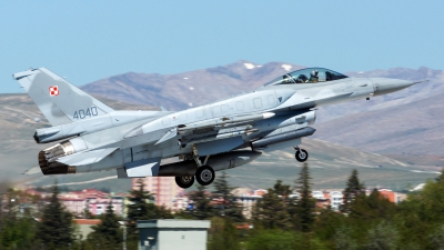 Photo ID 169494 by Reto Gadola. Poland Air Force General Dynamics F 16C Fighting Falcon, 4040