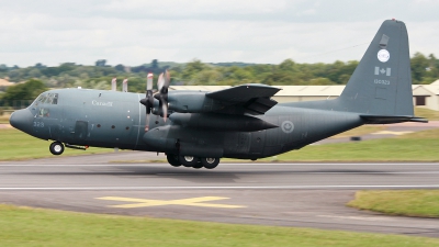 Photo ID 171173 by Ruben Galindo. Canada Air Force Lockheed CC 130E Hercules L 382, 130323