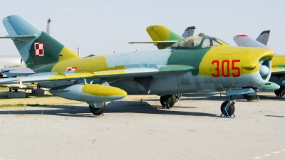 Photo ID 172232 by Alex van Noye. Poland Air Force Mikoyan Gurevich MiG 17PF, 305