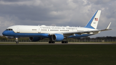 Photo ID 174202 by Chris Lofting. USA Air Force Boeing C 32A, 09 0017