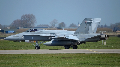 Photo ID 174826 by Peter Boschert. Finland Air Force McDonnell Douglas F A 18C Hornet, HN 409