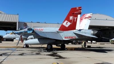 Photo ID 175357 by Peter Boschert. USA Marines McDonnell Douglas F A 18C Hornet, 165186