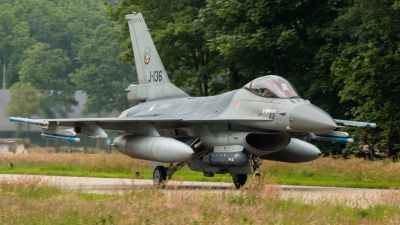 Photo ID 177717 by Rick van Engelen. Netherlands Air Force General Dynamics F 16AM Fighting Falcon, J 136