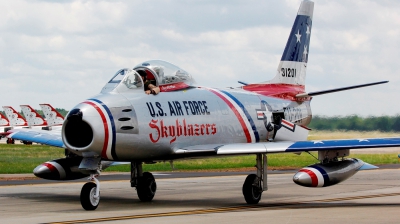 Photo ID 175927 by Gregg Stansbery. Private Valiant Air Command North American F 86F Sabre, NX86FR