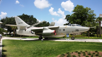 Photo ID 176447 by Gregg Stansbery. USA Navy Douglas EA 3B Skywarrior, N875RS