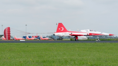 Photo ID 182546 by Alejandro Hernández León. Turkey Air Force Canadair NF 5A 2000 CL 226, 71 3052