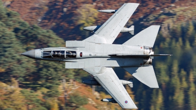 Photo ID 183856 by Chris Batty. UK Air Force Panavia Tornado GR4, ZA559