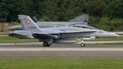 Photo ID 183907 by Rainer Mueller. Switzerland Air Force McDonnell Douglas F A 18D Hornet, J 5235