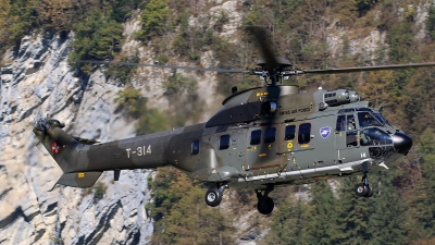 Photo ID 184008 by Ludwig Isch. Switzerland Air Force Aerospatiale AS 332M1 Super Puma, T 314