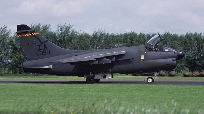 Photo ID 22171 by Lieuwe Hofstra. USA Air Force LTV Aerospace A 7D Corsair II, 75 0399