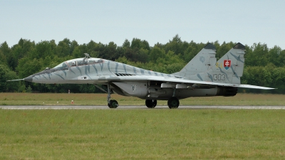 Photo ID 22334 by Radim Spalek. Slovakia Air Force Mikoyan Gurevich MiG 29UBS 9 51, 1303