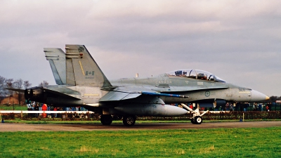 Photo ID 185864 by Jan Eenling. Canada Air Force McDonnell Douglas CF 188B Hornet CF 18B, 188928