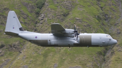 Photo ID 22318 by Craig Pelleymounter. UK Air Force Lockheed Martin Hercules C4 C 130J 30 L 382, ZH877