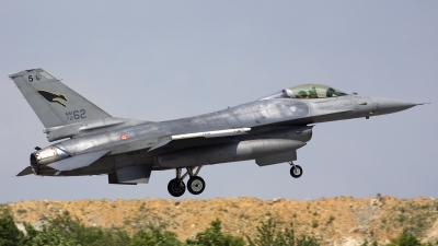 Photo ID 22355 by Chris Lofting. Italy Air Force General Dynamics F 16A ADF Fighting Falcon, MM7262