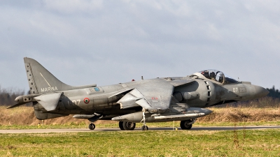 Photo ID 186930 by Jan Eenling. Italy Navy McDonnell Douglas AV 8B Harrier ll, MM7213
