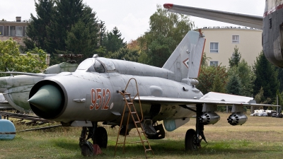 Photo ID 188705 by Jan Eenling. Hungary Air Force Mikoyan Gurevich MiG 21MF, 9512
