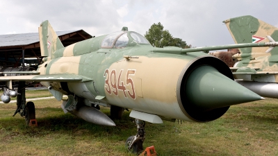 Photo ID 188819 by Jan Eenling. Hungary Air Force Mikoyan Gurevich MiG 21bis LASUR, 3945